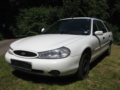 Gebraucht Ford Mondeo 95 PS (69 kW) 2000 Weiß Kombi