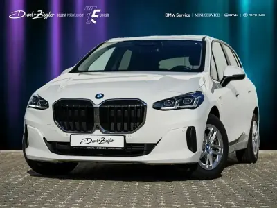 Gebraucht BMW 225 Active Tourer Luxury Line 245 PS (180 kW) 2022 Alpinweiss uni Van / Kleinbus