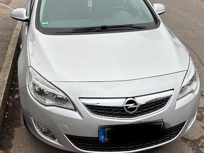 Silber Gebraucht 2011 Opel Astra Selection Limousine | 4.800 € (Guter Preis)