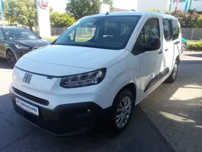 Gebraucht Fiat Doblò 131 PS (96 kW) 2025 Icy whhite Van / Kleinbus