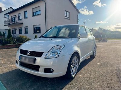 Gebraucht Suzuki Swift 92 PS (67 kW) 2007 Weiß Kleinwagen