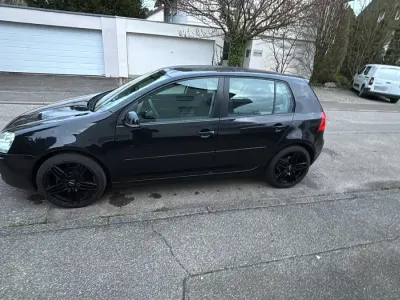 Gebraucht VW Golf V 75 PS (55 kW) 2005 Schwarz Kleinwagen