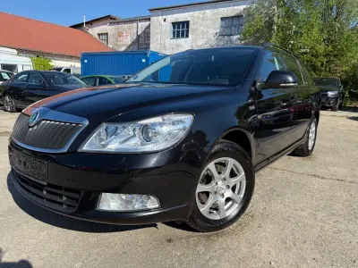Używany Skoda Octavia Family 105 KM (77 kW) 2011 Czarny Kombi
