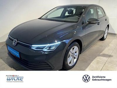 Grau Gebraucht 2021 VW Golf VIII Basis Limousine | 17.470 € (Guter Preis)