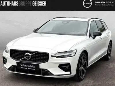 Używany Volvo V60 Plus 197 KM (144 kW) 2025 Biały Kombi