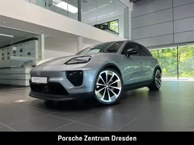 Gebraucht Porsche Macan Chrono 380 kW (517 PS) 2025 Dolomitsilbermetallic (metallic) SUV