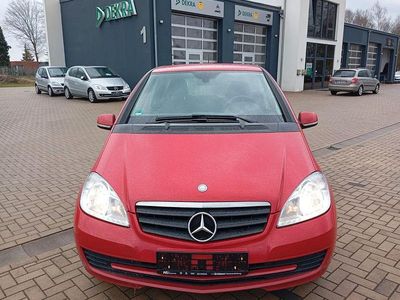 Gebraucht Mercedes A160 Avantgarde 95 PS (69 kW) 2011 Rot Van / Kleinbus