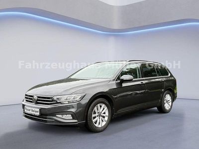 Grau Gebraucht 2022 VW Passat Kombi | 18.550 € (Guter Preis)