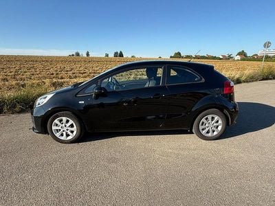 Schwarz Gebraucht 2015 Kia Rio Kleinwagen | 5.500 € (Guter Preis)