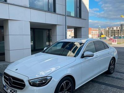 Weiß Gebraucht 2020 Mercedes E220 Avantgarde Limousine | 38.500 € (Etwas zu teuer)