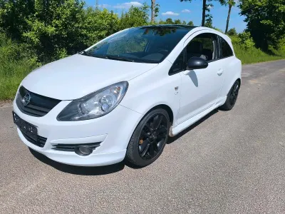 Gebraucht Opel Corsa Color Edition 90 PS (66 kW) 2009 Weiß Kleinwagen