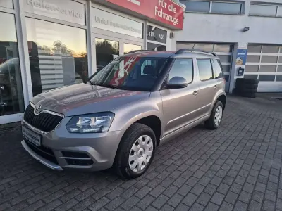 Usata Skoda Yeti 105 CV (77 kW) 2015 Grigio SUV