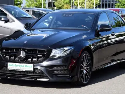 Używany Mercedes E53 AMG AMG 435 KM (319 kW) 2019 Czarny Sedan/Limuzyna