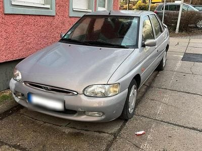 Occasion Ford Escort Ghia 105 PK (77 kW) 1997 Hatchback