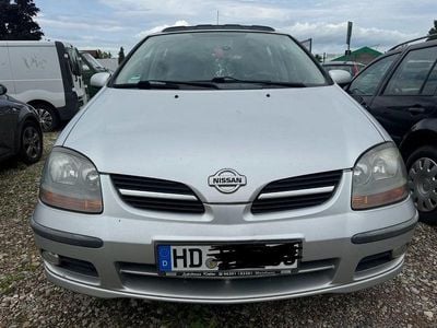Nissan Almera Tino