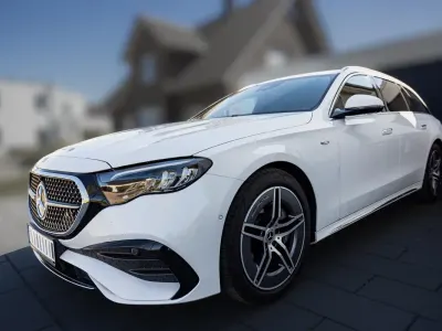 Gebraucht Mercedes E300 AMG 2025 Weiß Kombi