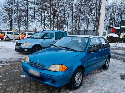 Usata Suzuki Swift 53 CV (38 kW) 2000 Blu Berlina