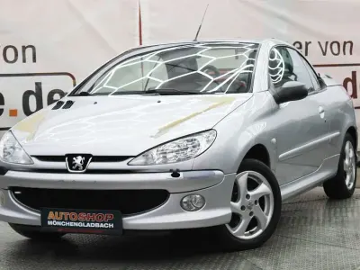 Gebraucht Peugeot 206 CC Platinum 109 PS (80 kW) 2004 Lackierung aluminiumgrau/meta Cabrio