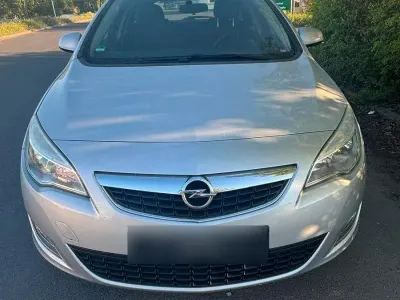 Brugt Opel Astra 101 HK (74 kW) 2011 Sølv Stationcar