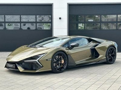 Lamborghini Revuelto
