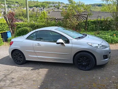 Gebraucht Peugeot 207 CC 120 PS (88 kW) 2012 Silber Cabrio