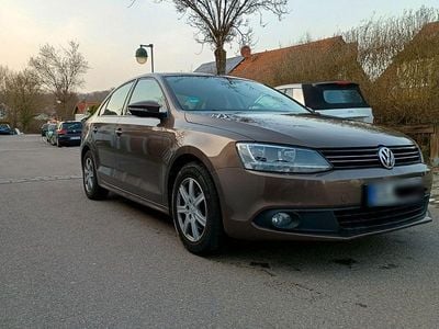Gebraucht VW Jetta Comfortline 105 PS (77 kW) 2012 Braun Limousine