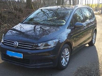 Grau Gebraucht 2016 VW Touran Van / Kleinbus | 8.850 € (Guter Preis)