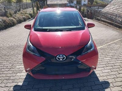 Usata Toyota Aygo X-play 69 CV (50 kW) 2018 Rosso Utilitaria