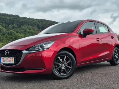 Gebraucht Mazda 2 Center-Line 90 PS (66 kW) 2020 Soul red crystal m Limousine