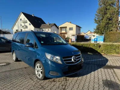Gebraucht Mercedes V200 2017 Blau Van / Kleinbus