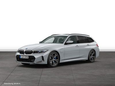 Gebraucht BMW 330e Comfort Edition 292 PS (214 kW) 2025 Kombi