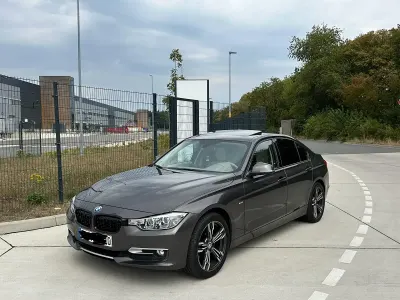 Gebraucht BMW 318 143 PS (105 kW) 2012 Braun Limousine