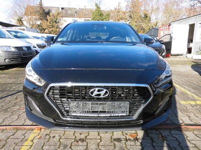 Schwarz Gebraucht 2018 Hyundai i30 Passion Plus Kombi | 7.690 € (Fairer Preis)