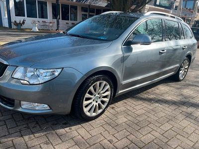Gebraucht Skoda Superb 140 PS (102 kW) 2011 Blau Kombi