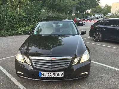 Używany Mercedes E350 231 KM (169 kW) 2010 Czarny Sedan/Limuzyna