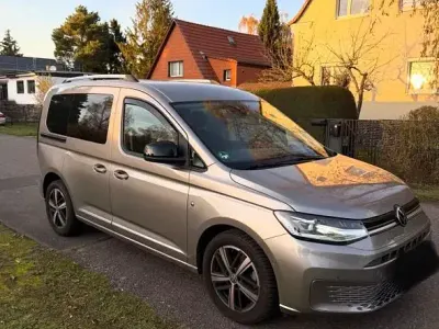 Gebraucht VW Caddy Style 122 PS (89 kW) 2021 Gold Van / Kleinbus
