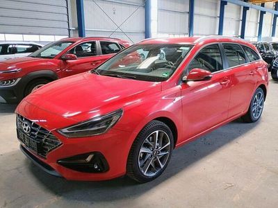 Gebraucht Hyundai i30 160 PS (117 kW) 2024 Engine red / sol Kombi