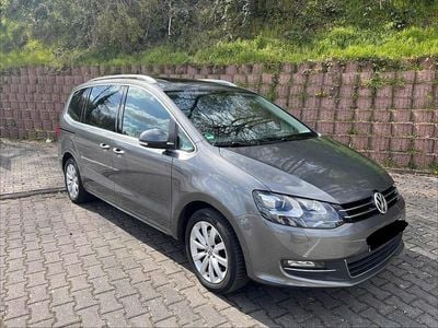 Second-hand VW Sharan 177 CP (130 kW) 2011 Argintiu Monovolum