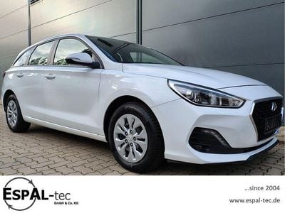 Weiß Gebraucht 2019 Hyundai i30 Select Kombi | 8.900 € (Guter Preis)