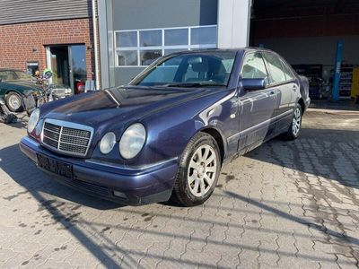 Mercedes E240