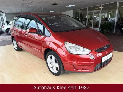 Gebraucht Ford S-MAX Titanium 145 PS (106 kW) 2009 Rot Van / Kleinbus