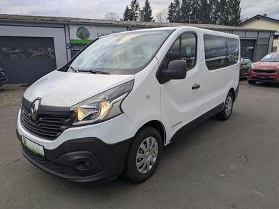 Weiß Gebraucht 2017 Renault Trafic Expression Van / Kleinbus | 15.960 € (Guter Preis)