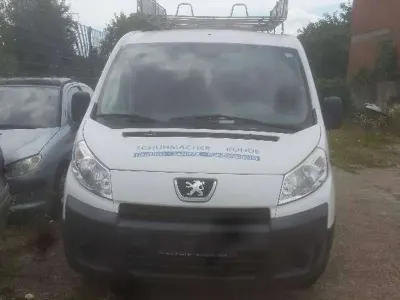 Gebraucht Peugeot Expert 90 PS (66 kW) 2012 Lack weiss banquise/deckende Van