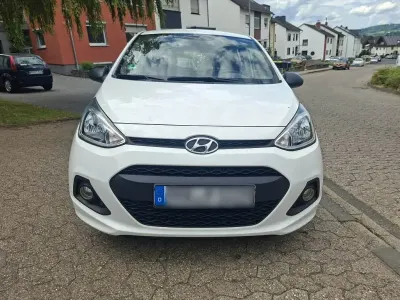 Gebraucht Hyundai i10 Classic 67 PS (49 kW) 2016 Weiß Kleinwagen