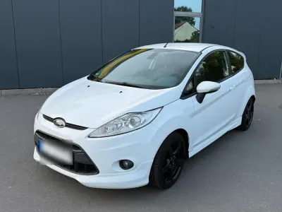 Używany Ford Fiesta Sport 95 KM (69 kW) 2011 Biały Hatchback