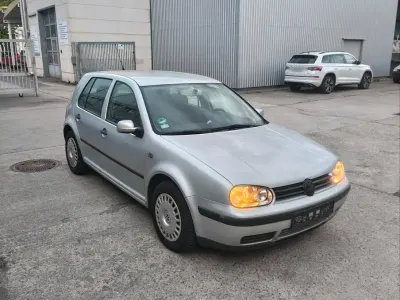 Gebraucht VW Golf IV 105 PS (77 kW) 2000 Silber Kleinwagen
