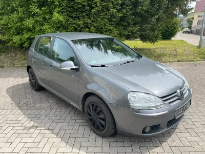 Używany VW Golf V 105 KM (77 kW) 2007 Czarny Sedan/Limuzyna
