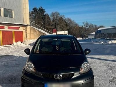 Gebraucht Toyota Aygo 68 PS (50 kW) 2010 Grau Kleinwagen