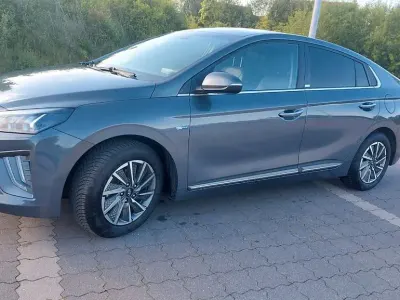 Gebraucht Hyundai Ioniq Premium 100 kW (136 PS) 2020 Grau Kleinwagen