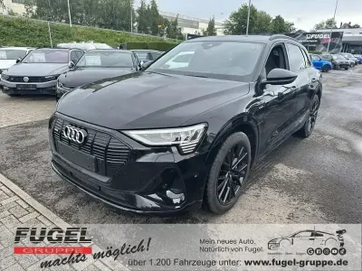 Gebraucht Audi e-tron S-Line 300 kW (408 PS) 2023 Mythosschwarz metallic SUV